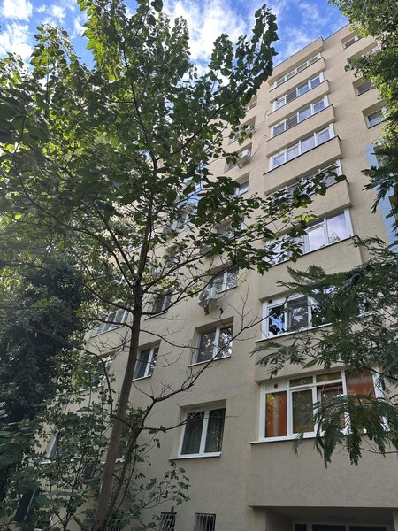 Berceni, vanzare 2 camere, bloc reabilitat termic, bloc semistradal.